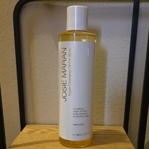 Josie Maran Argan cleansing oil for body, Brand New.